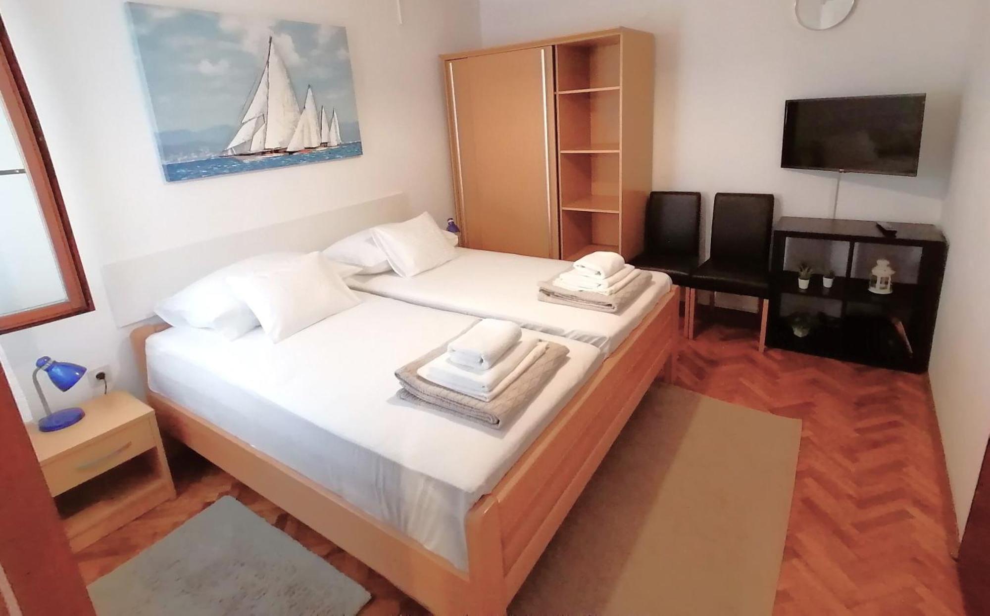 Apartments Miha 克尔克 外观 照片