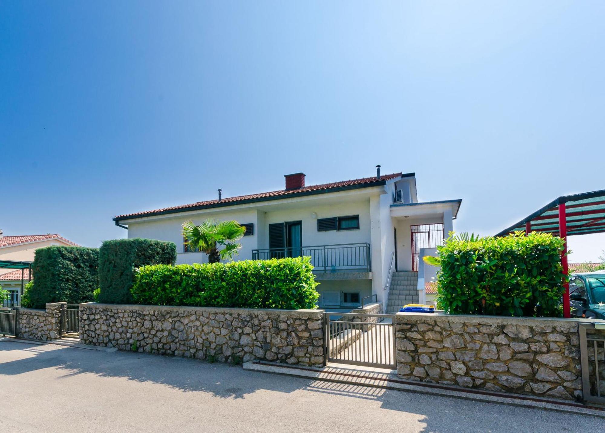 Apartments Miha 克尔克 外观 照片